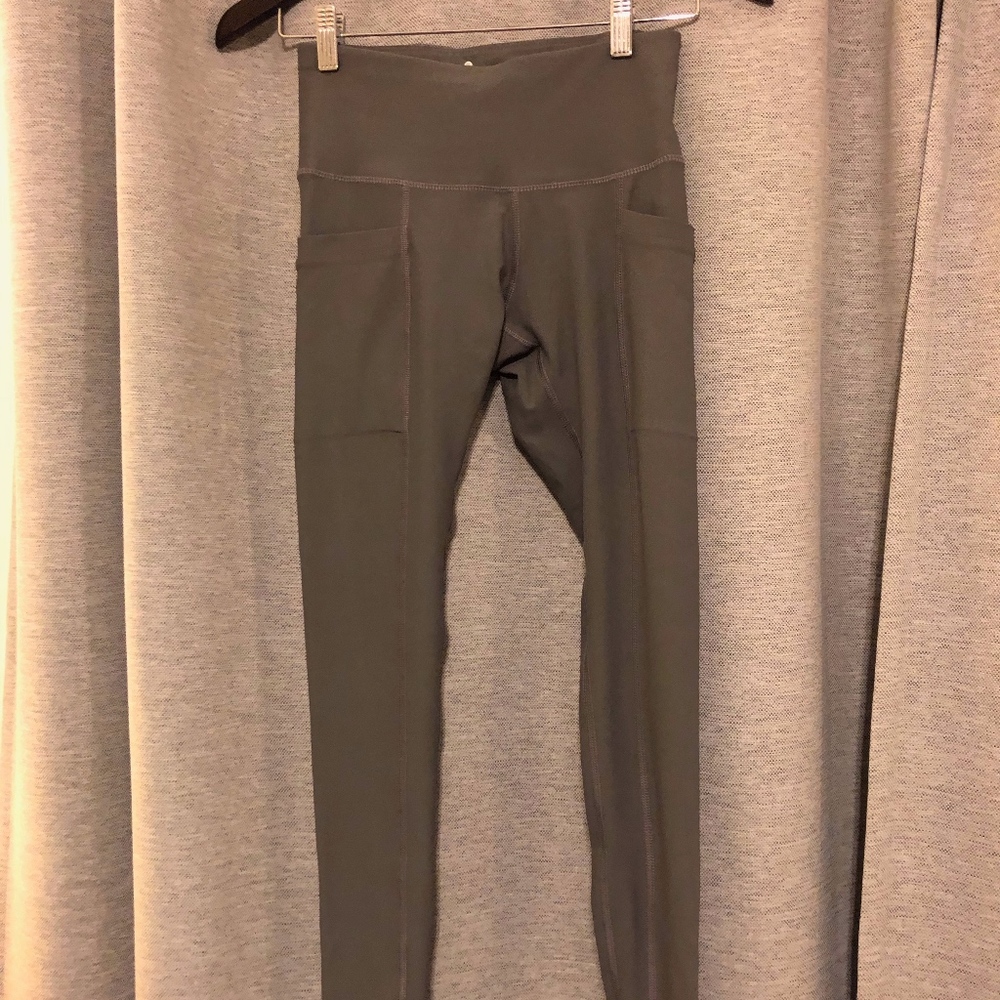 grey leggings